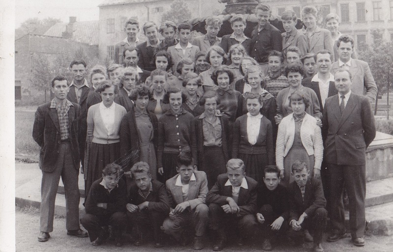 1957